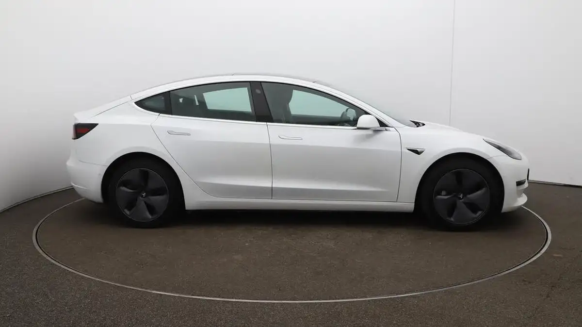 2020-tesla-model-3-e-standard-plus-big-49