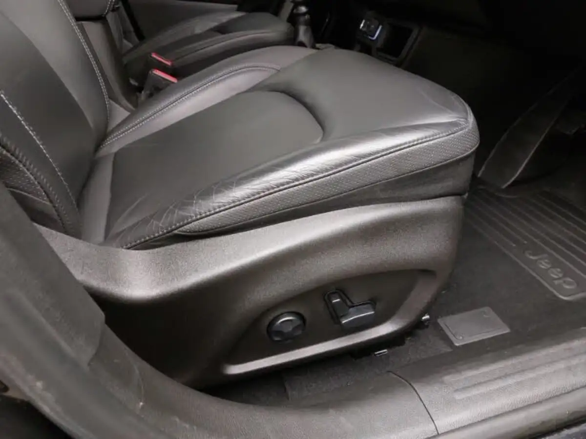 2021-jeep-renegade-10-gse-limited-big-13