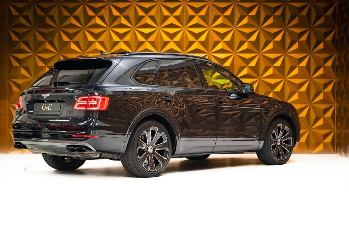 2019-bentley-bentayga-40-v8-big-6
