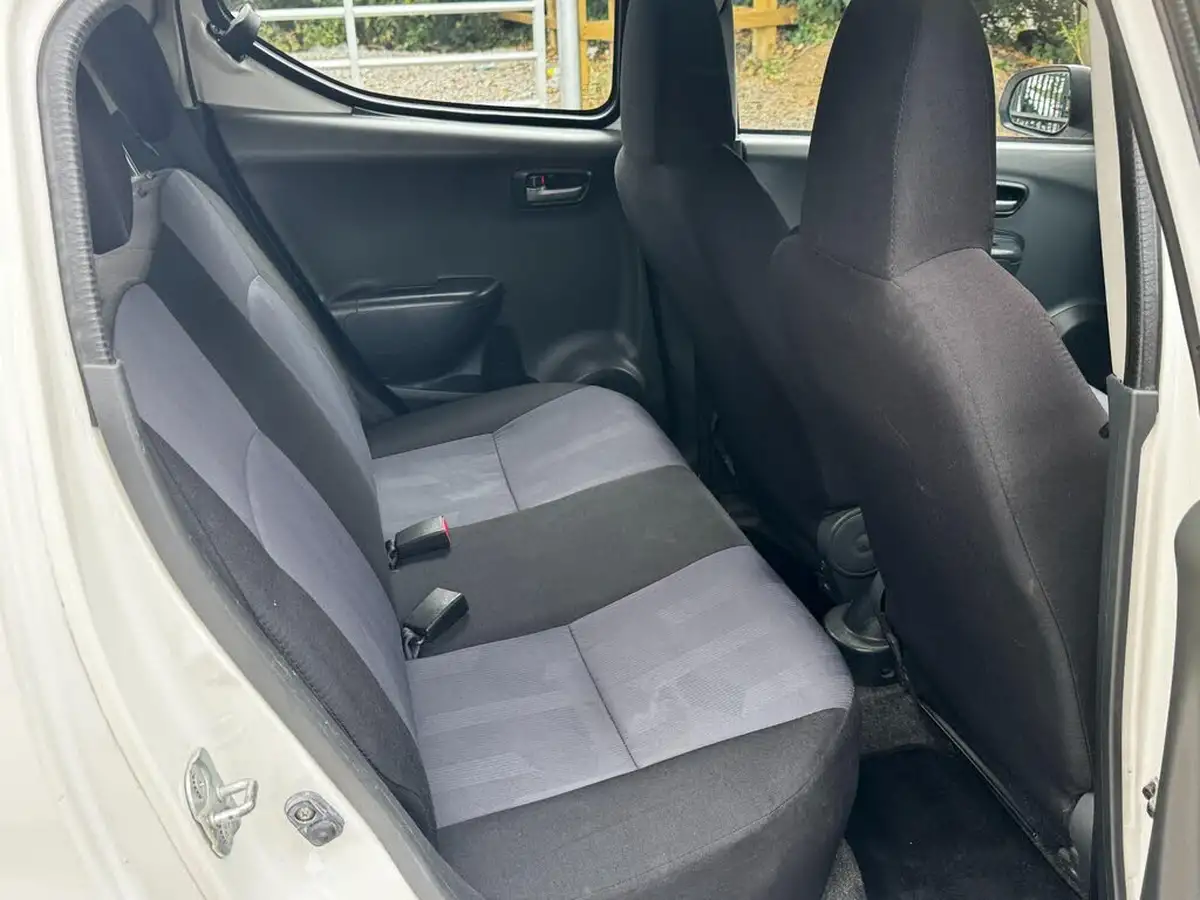 2014-suzuki-alto-10-sz-big-11