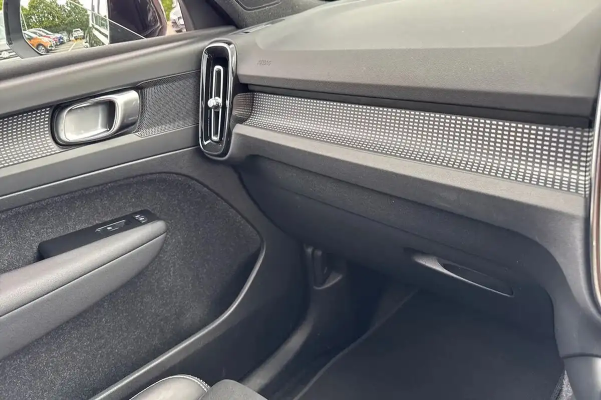 2021-volvo-xc40-15-t3-r-design-pro-161bhp-auto-big-57