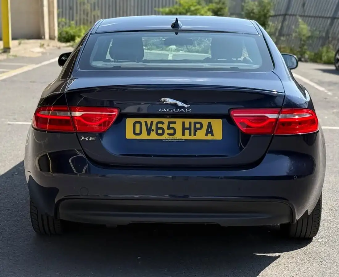 2015-jaguar-xe-20td-r-sport-163ps-auto-big-24