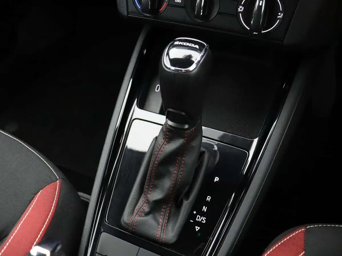 2021-skoda-kamiq-15-tsi-monte-carlo-dsg-big-34