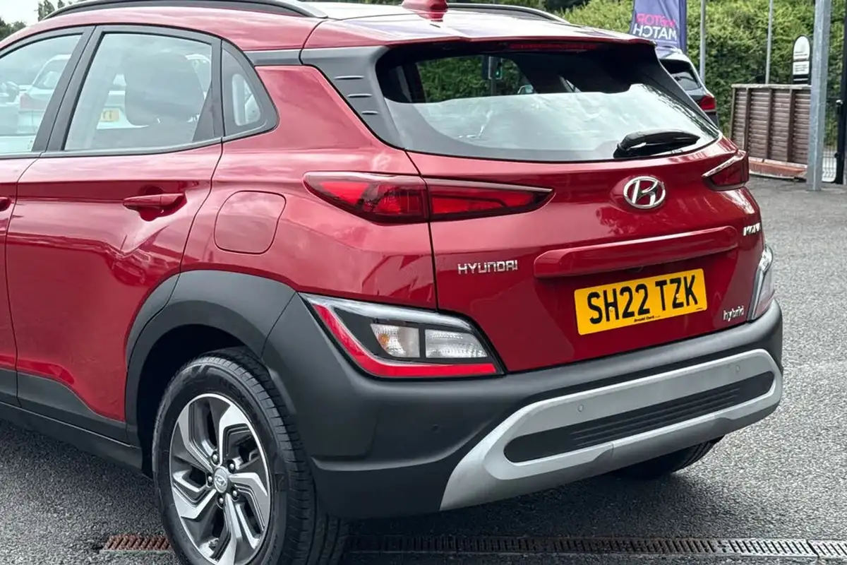 2022-hyundai-kona-16-gdi-se-connect-big-7