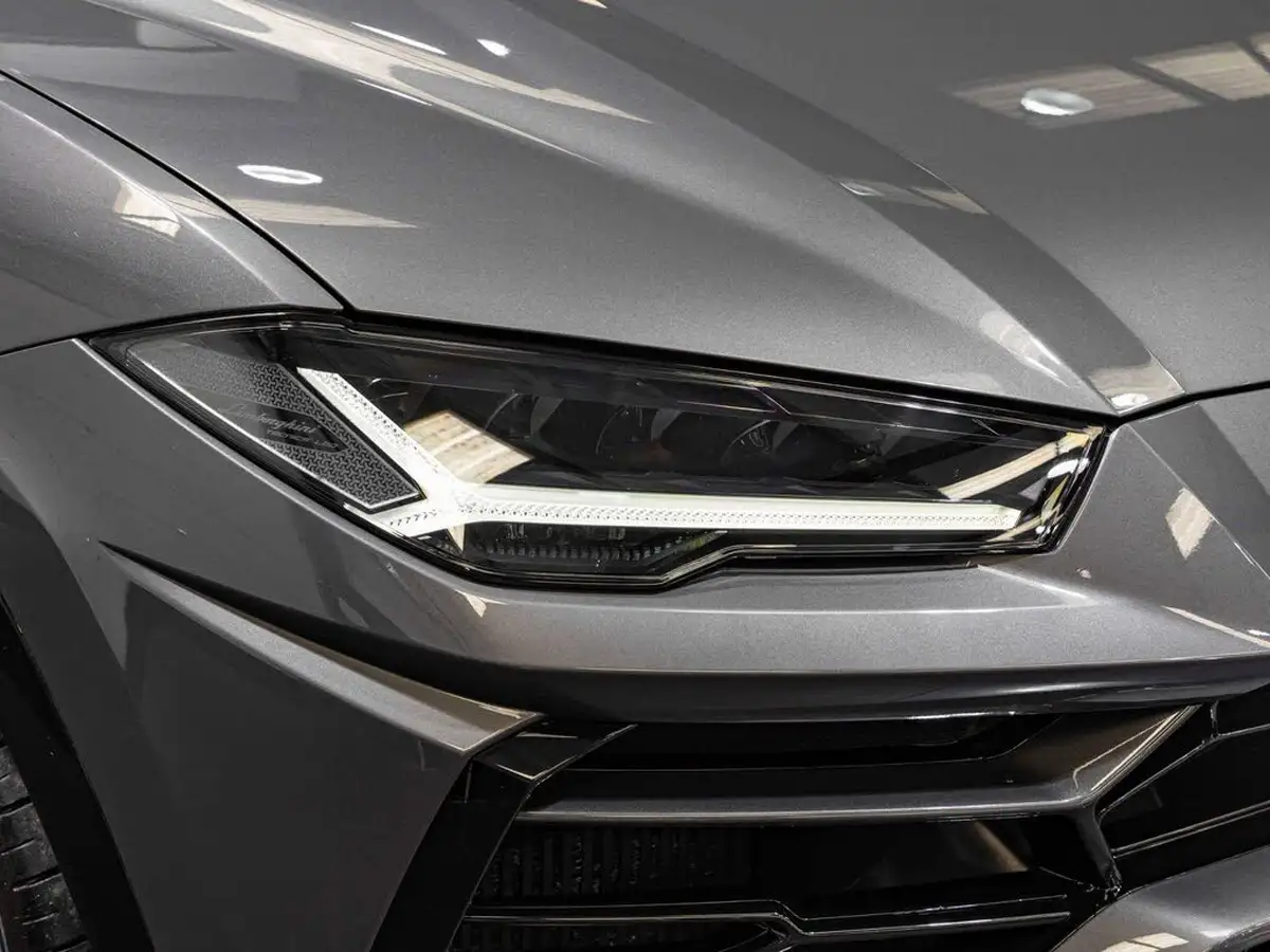2021-lamborghini-urus-40-no-trim-big-26