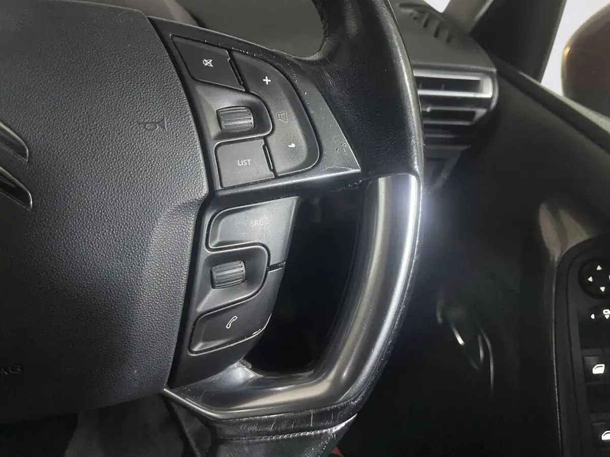 2016-citroen-grand-c4-picasso-16bluehdi-exclusive-big-16