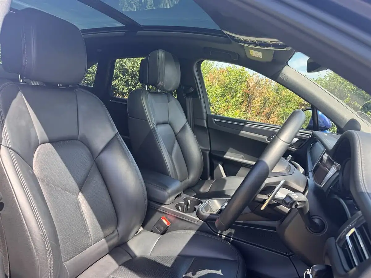2023-porsche-macan-20-big-7