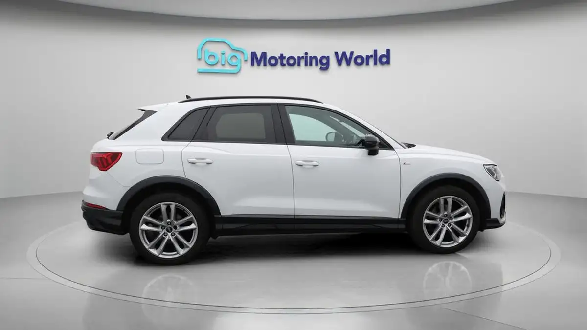 2021-audi-q3-15-35-tfsi-black-edition-codcomfort-sound-pack-station-wagon-big-8
