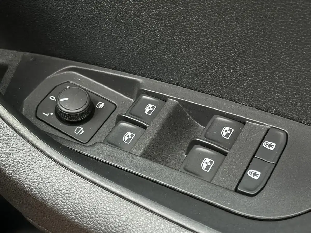 2024-skoda-karoq-15-tsi-se-l-dsg-big-20