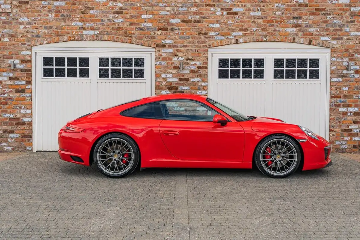2016-porsche-911-30-carrera-s-coupe-pdk-big-20