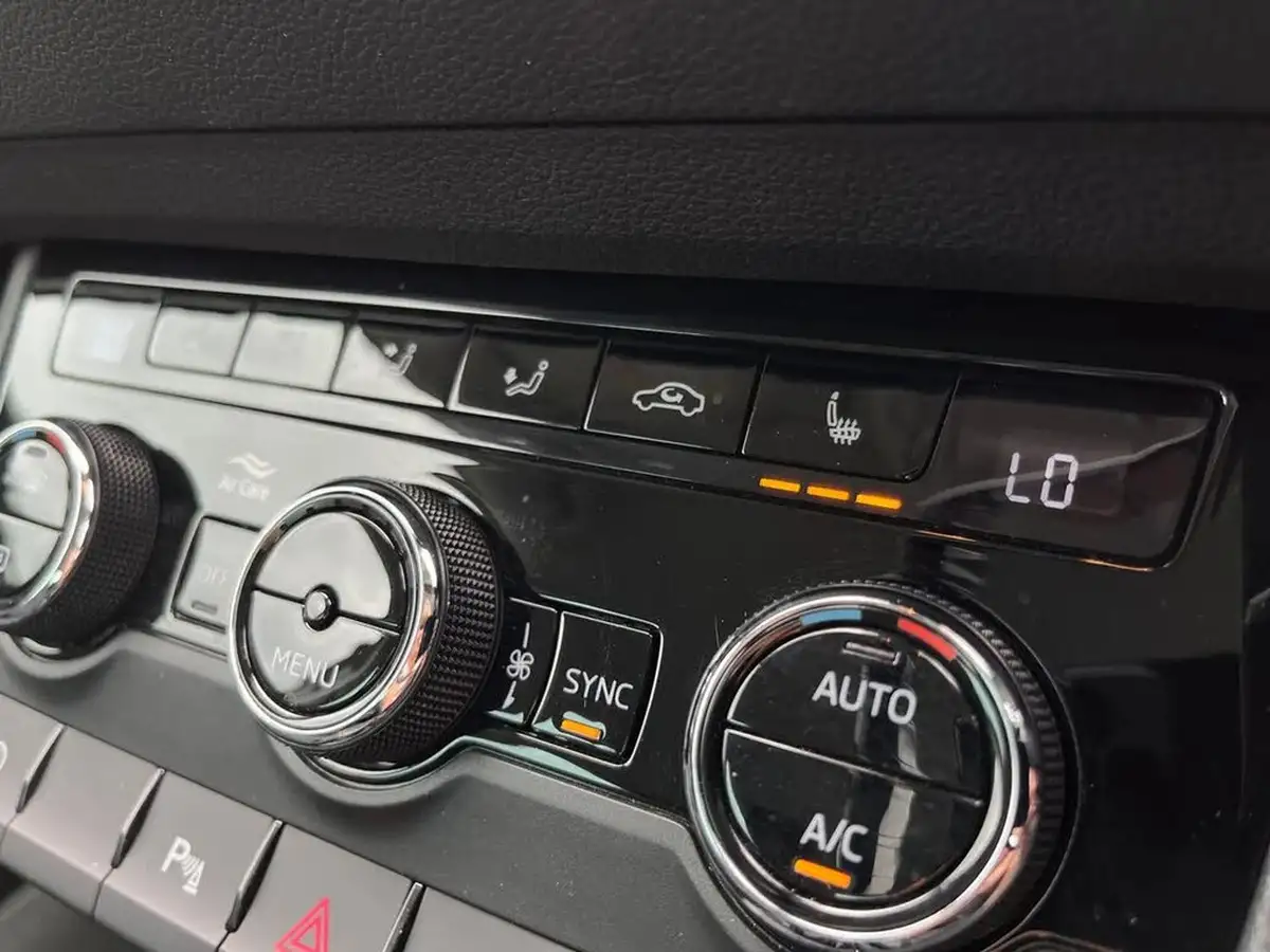2024-skoda-karoq-15-tsi-se-l-dsg-big-44
