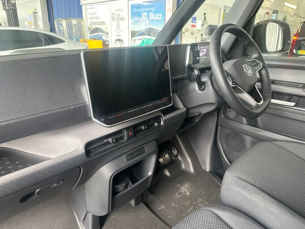 2024-volkswagen-id-buzz-cargo-e-commerce-plus-286ps-79kwh-big-21