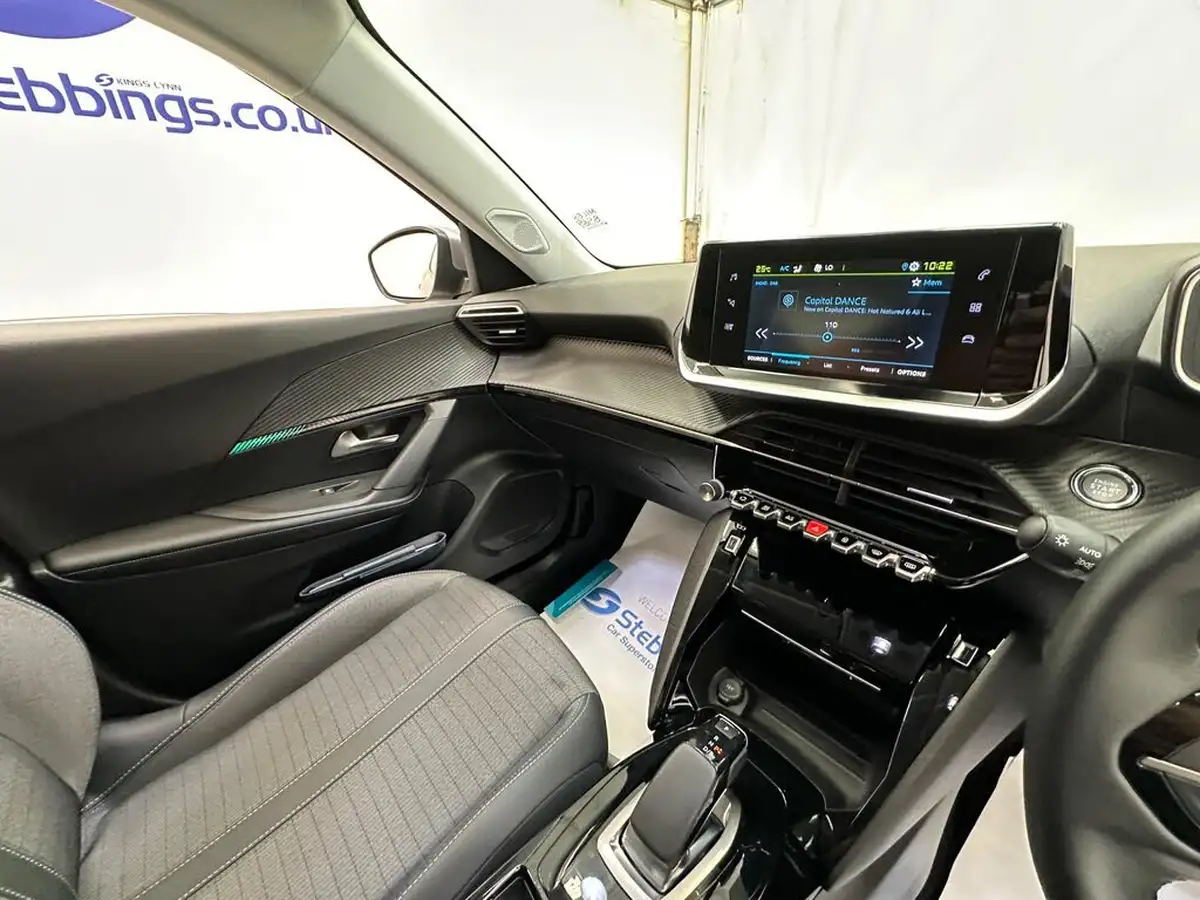 2021-peugeot-208-e-allure-premium-50kwh-big-15