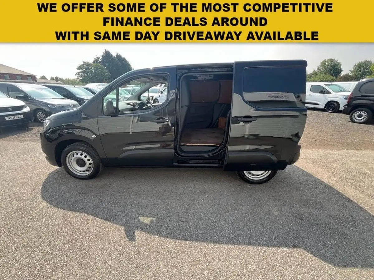 2022-toyota-proace-city-15d-active-big-4