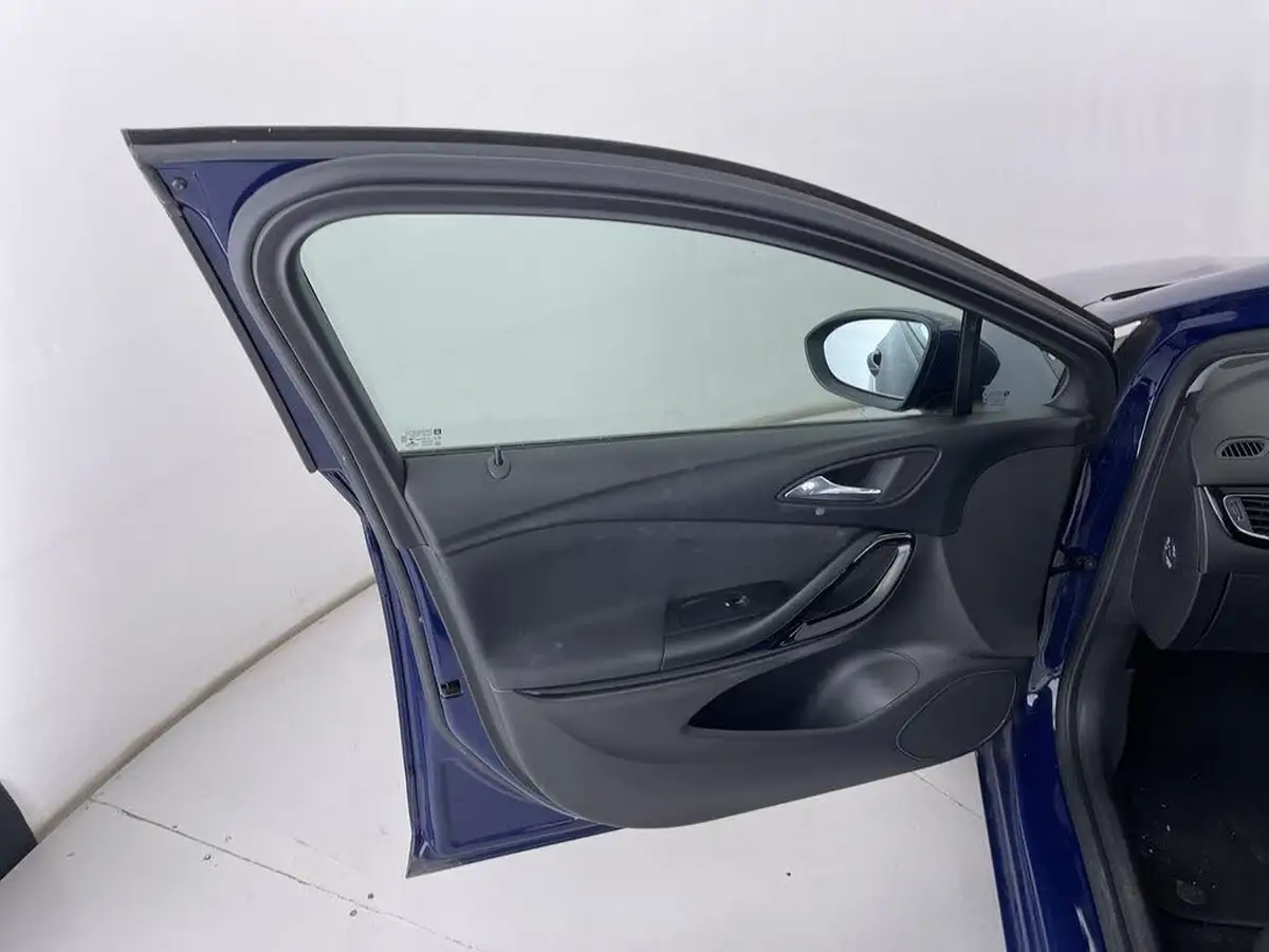 2018-vauxhall-astra-14i-sri-hatchback-big-26