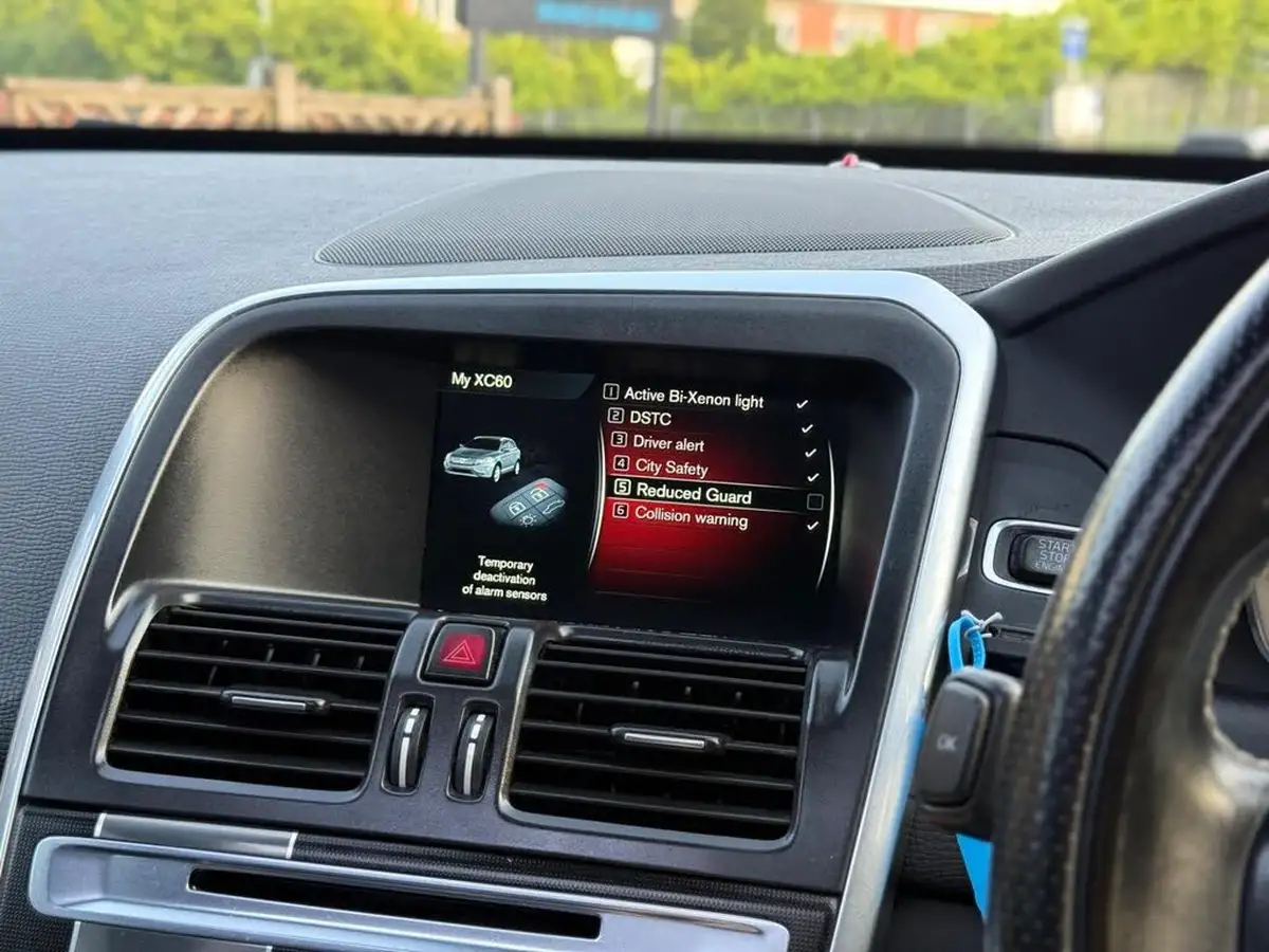 2013-volvo-xc60-30-t6-r-design-lux-304bhp-big-33
