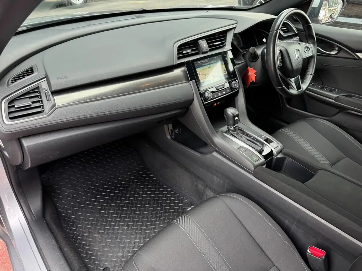 2017-honda-civic-10-vtec-turbo-sr-cvt-big-29