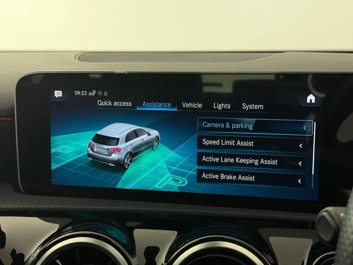 2019-mercedes-benz-a-class-15d-a180d-amg-line-executive-hatchback-5d-big-32