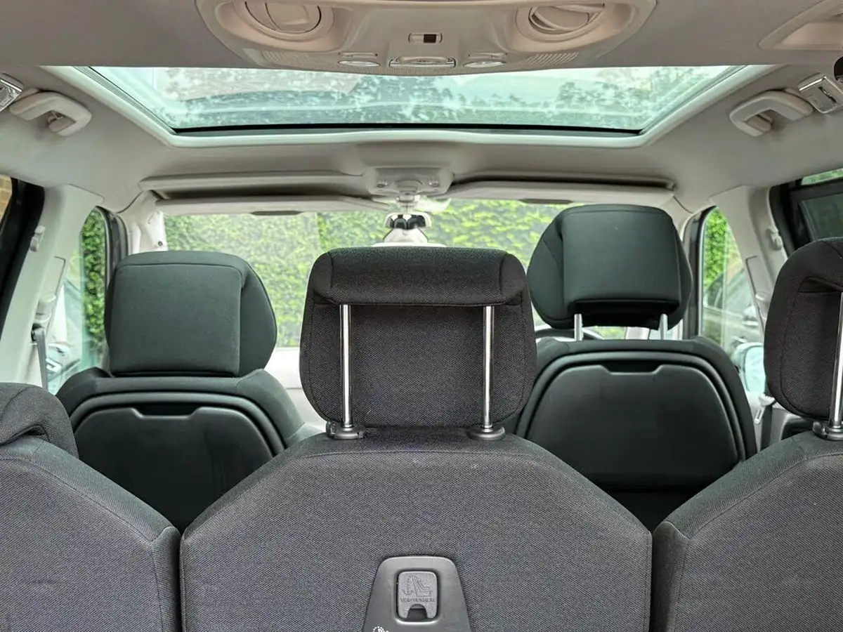 2017-citroen-grand-c4-picasso-16bluehdi-flair-big-46