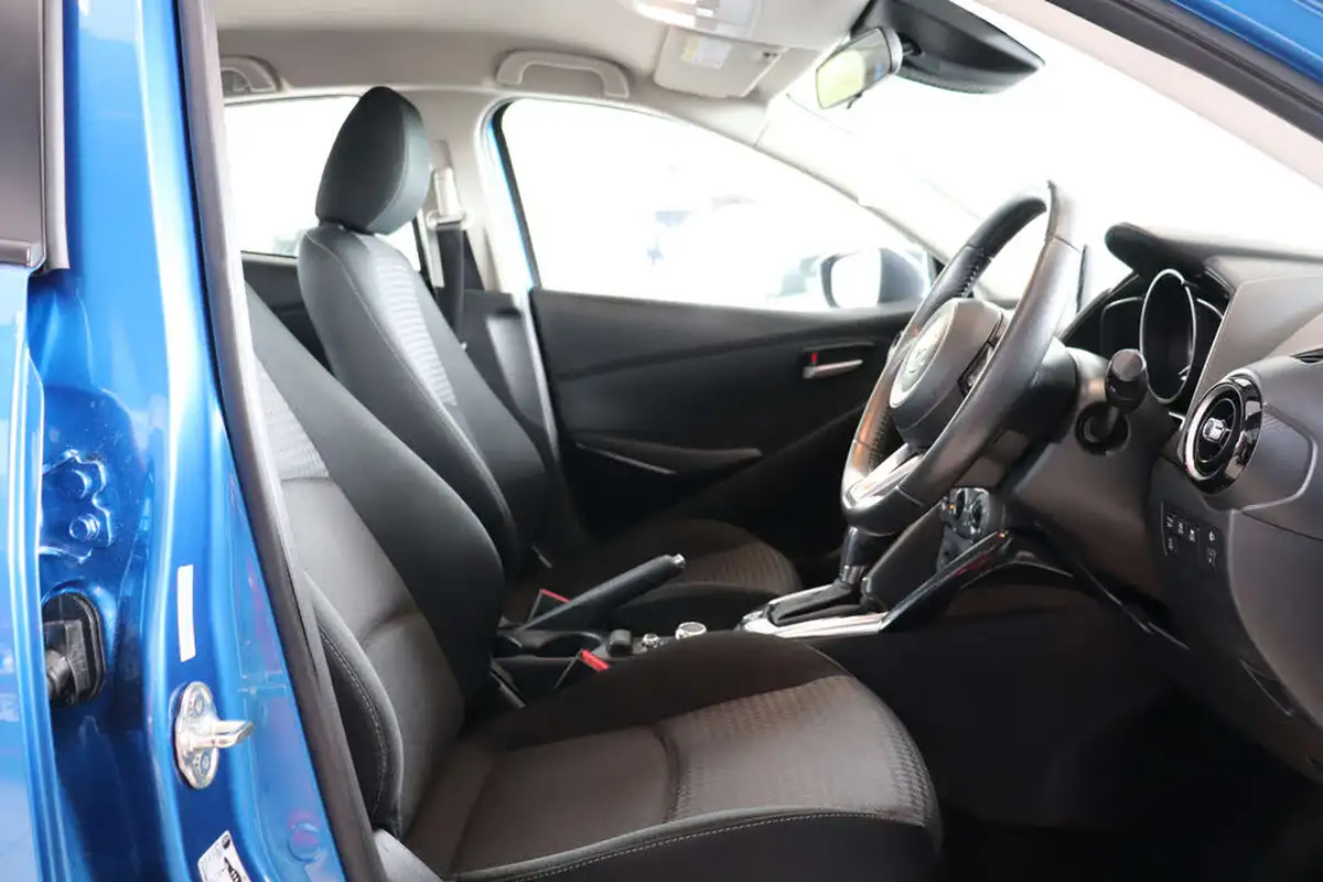 2018-mazda-mazda2-15-se-l-nav-auto-big-18