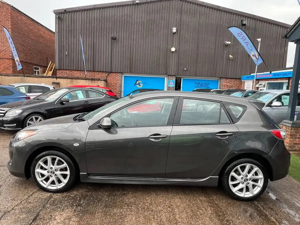 2013-mazda-mazda3-16-tamura-big-8