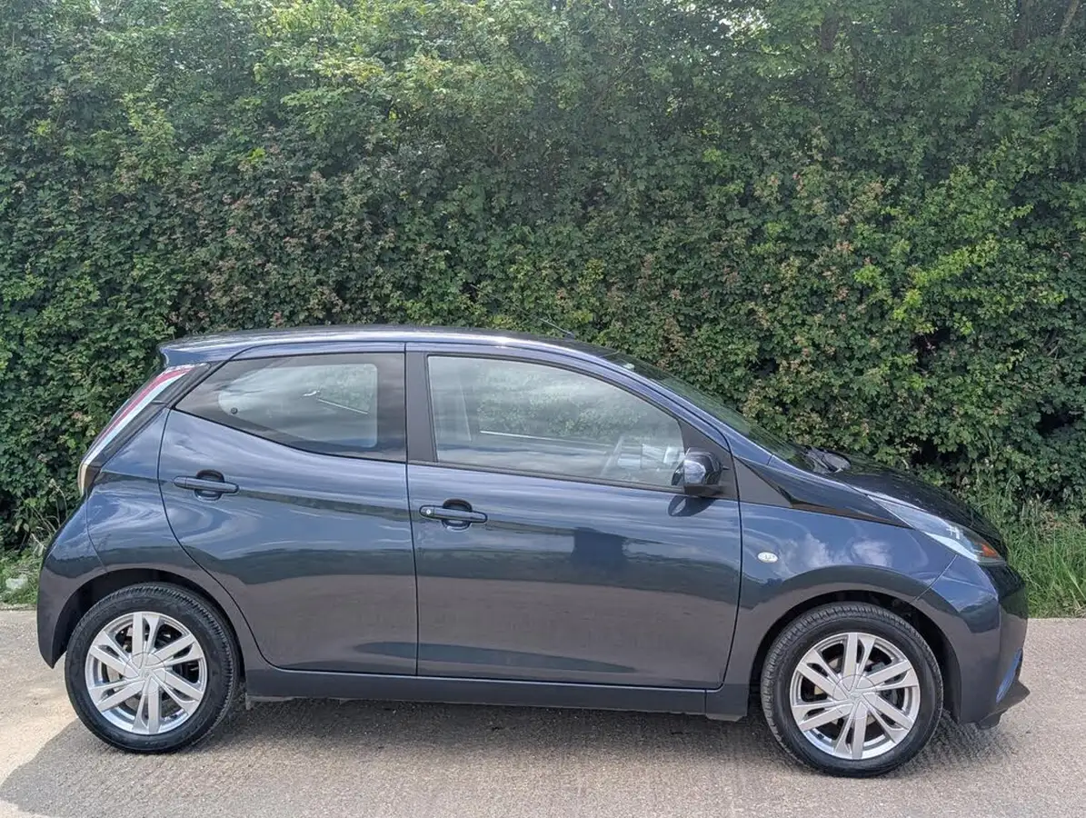 2017-toyota-aygo-10-vvt-i-x-pression-tss-5d-x-shift-big-10