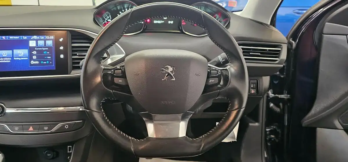 2016-peugeot-308-12-puretech-active-110bhp-big-30
