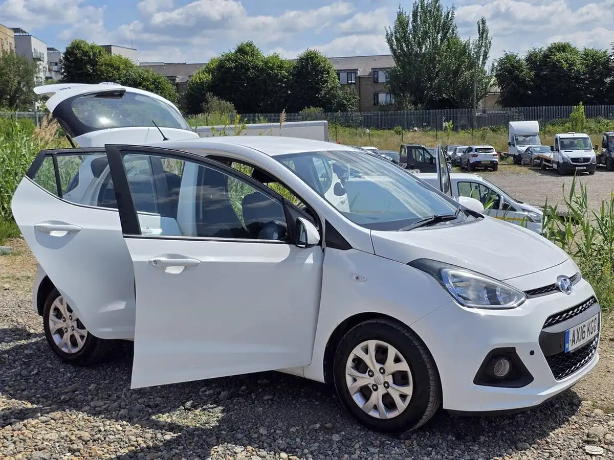 2016-hyundai-i10-12-se-auto-big-4