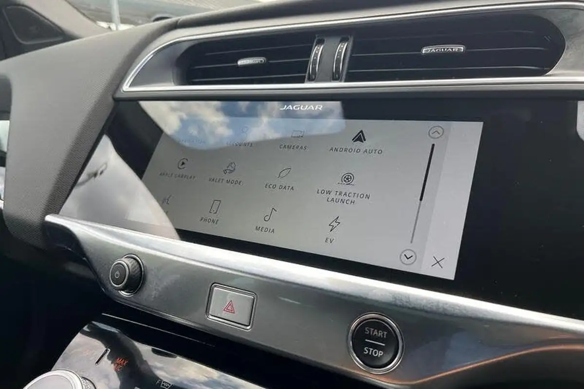 2022-jaguar-i-pace-ev400-hse-black-big-27