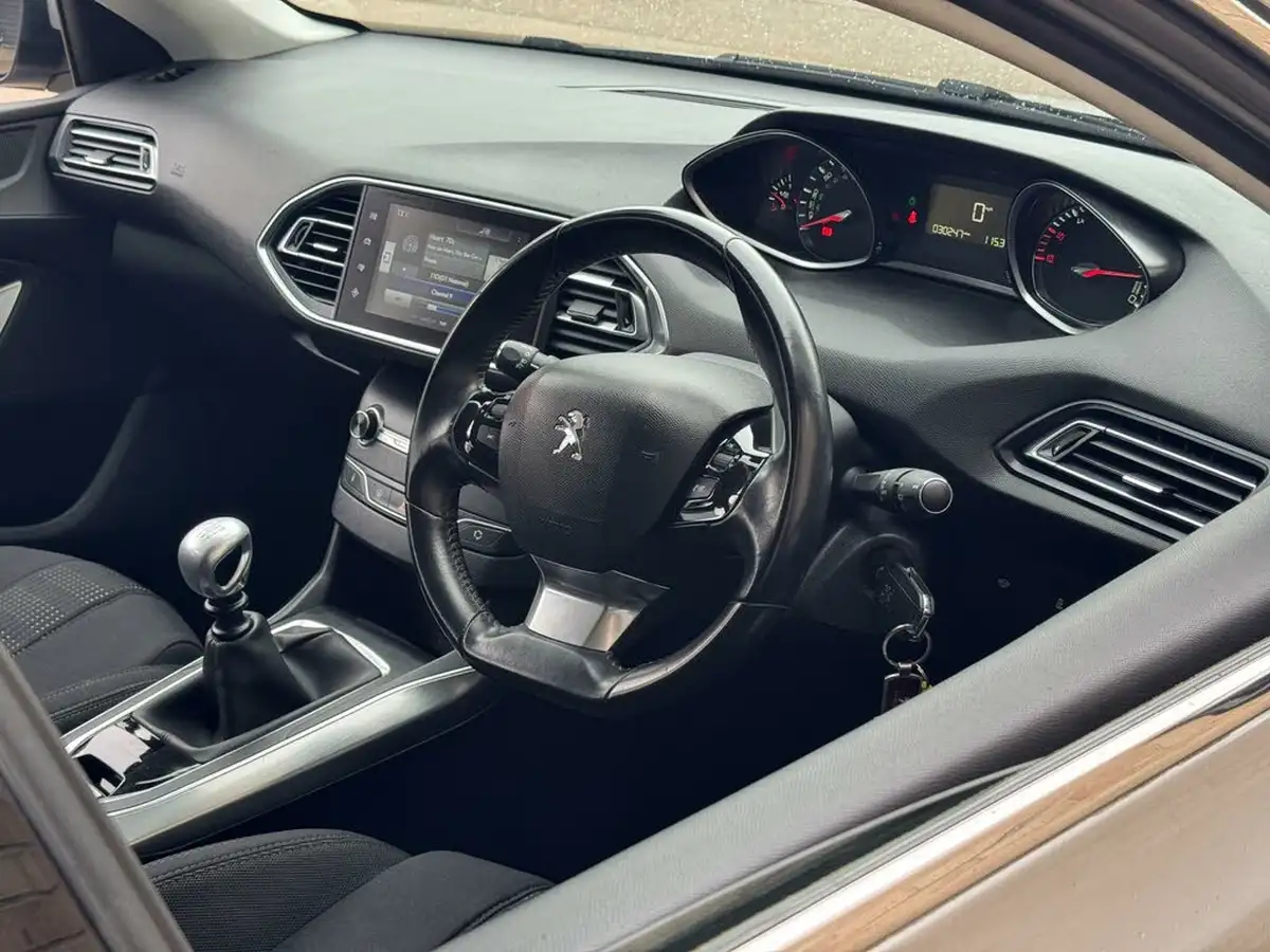 2016-peugeot-308-16-bluehdi-allure-16-bluehdi-big-21
