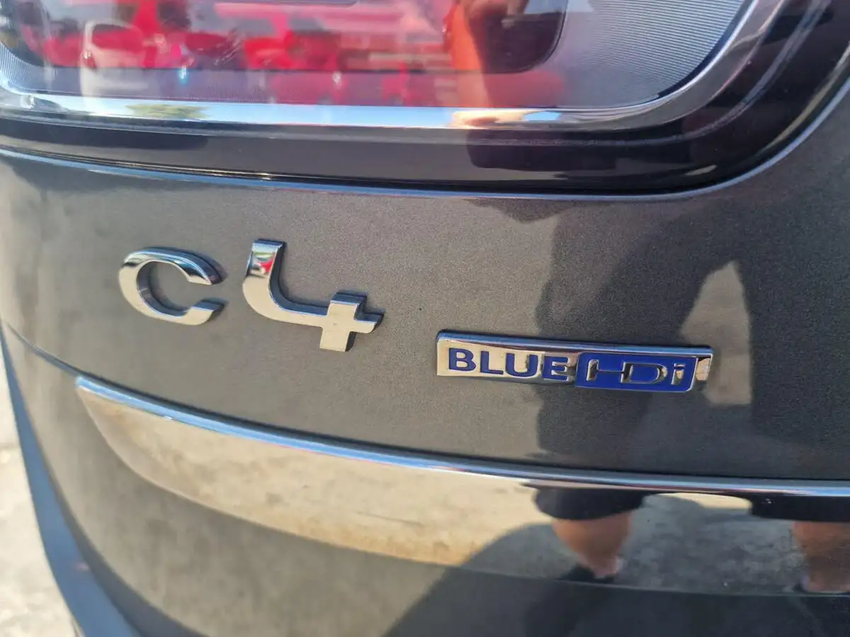2017-citroen-grand-c4-picasso-16bluehdi-exclusive-eat6-big-58