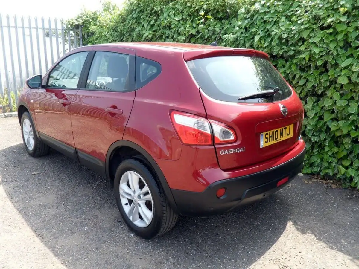 2010-nissan-qashqai-15td-acenta-big-21