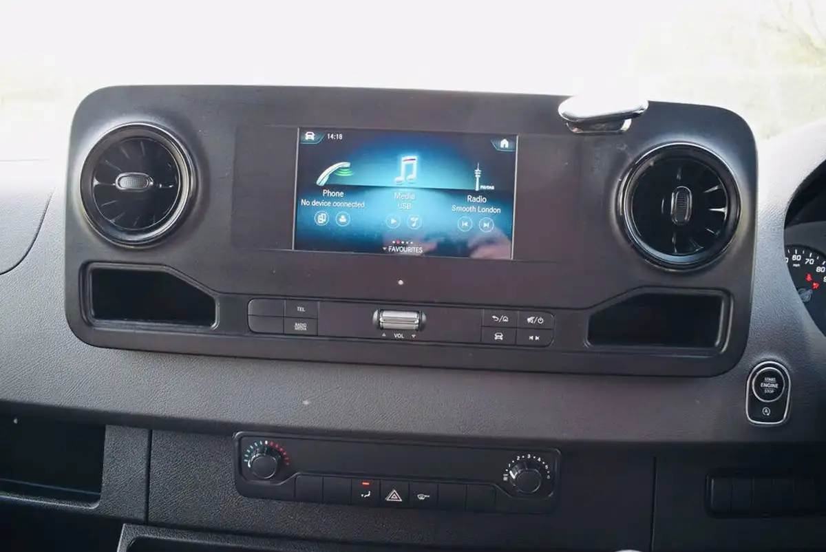 2021-mercedes-benz-sprinter-20cdi-315-l1h1-progressive-150pseu6dt-panel-rwd-eco-gear-360-big-13