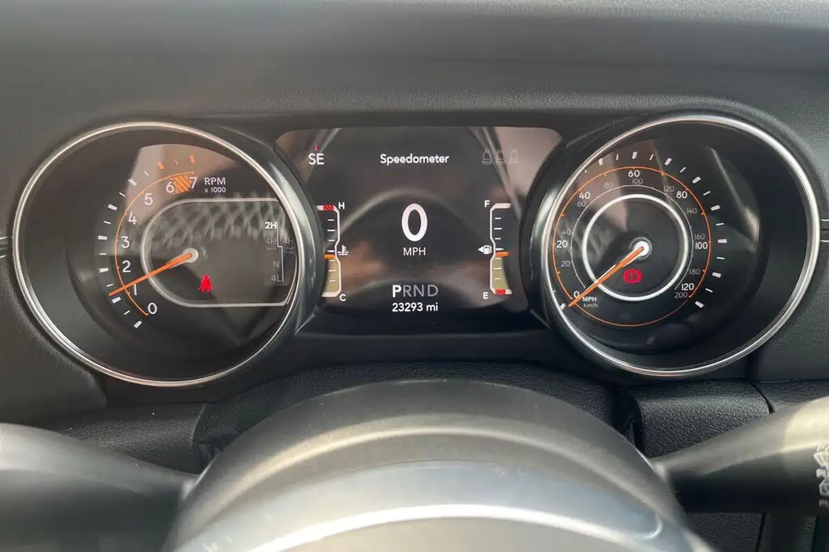 2022-jeep-wrangler-20-gme-overland-5d-big-13