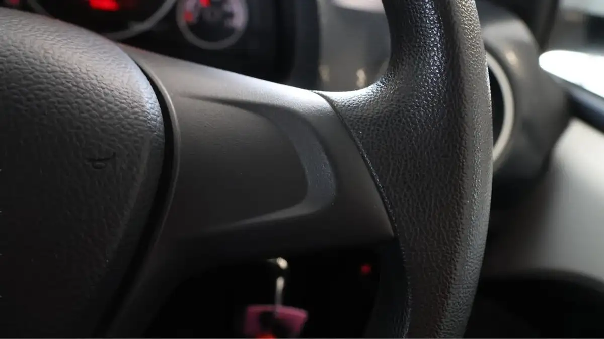 2018-volkswagen-up-10-move-up-ss-5d-big-23