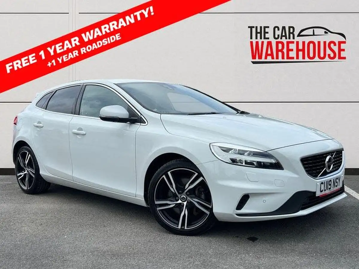 2019-volvo-v40-15-t3-r-design-edition-big-0