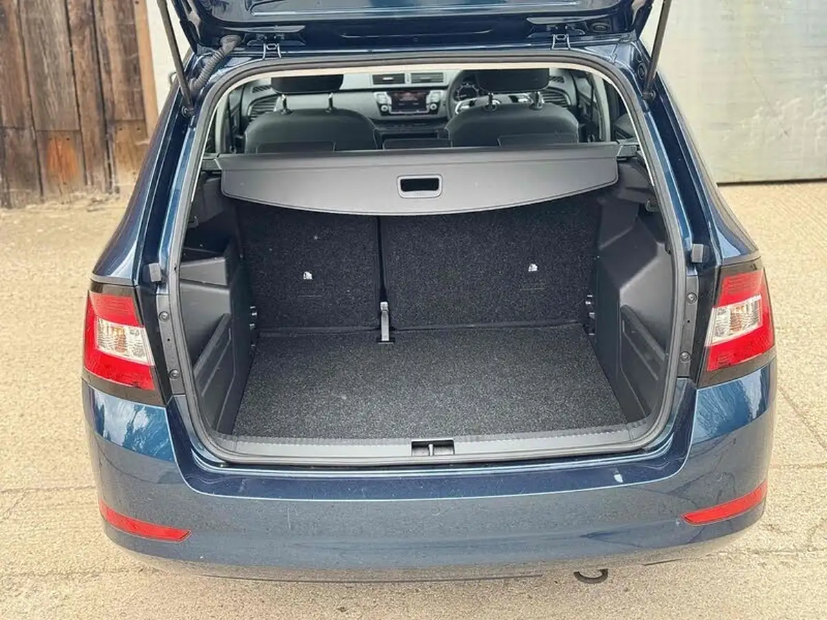 2021-skoda-fabia-10-tsi-se-95ps-estate-big-9