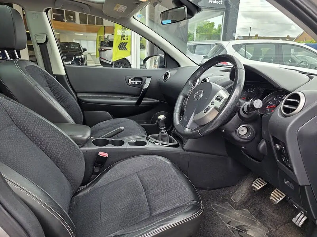 2013-nissan-qashqai2-15td-360-big-20