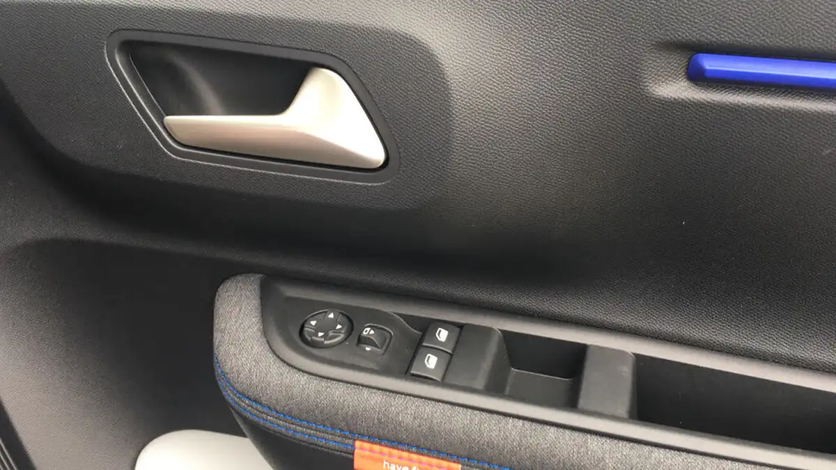 2025-citroen-c3-12-turbo-plus-big-21