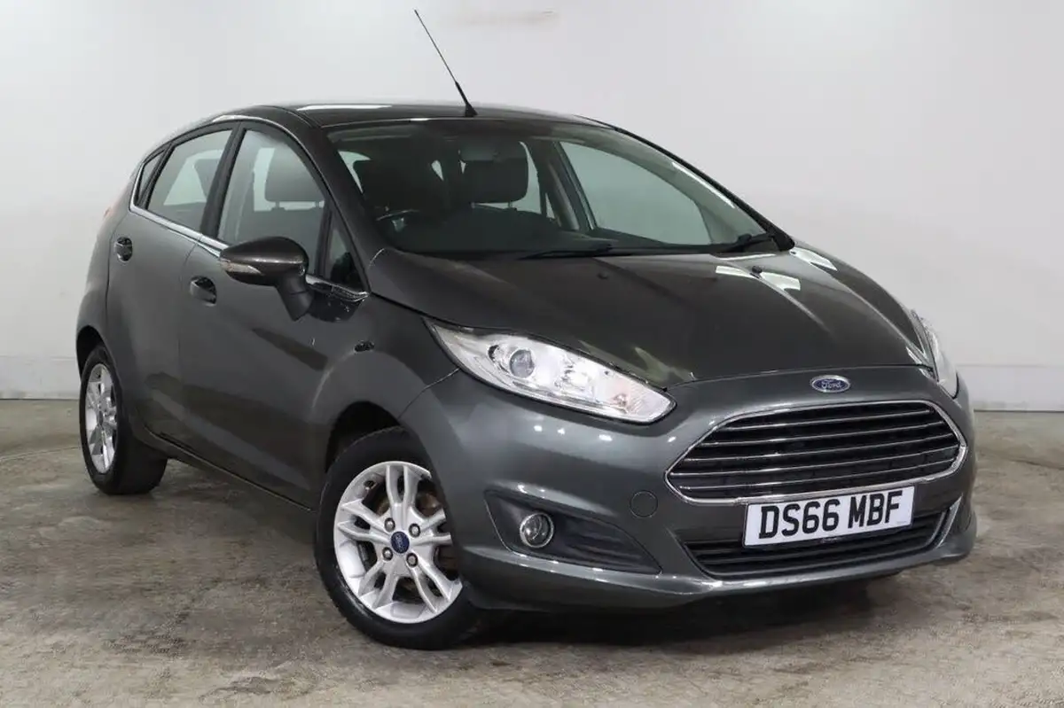 2016-ford-fiesta-125-zetec-5d-big-0