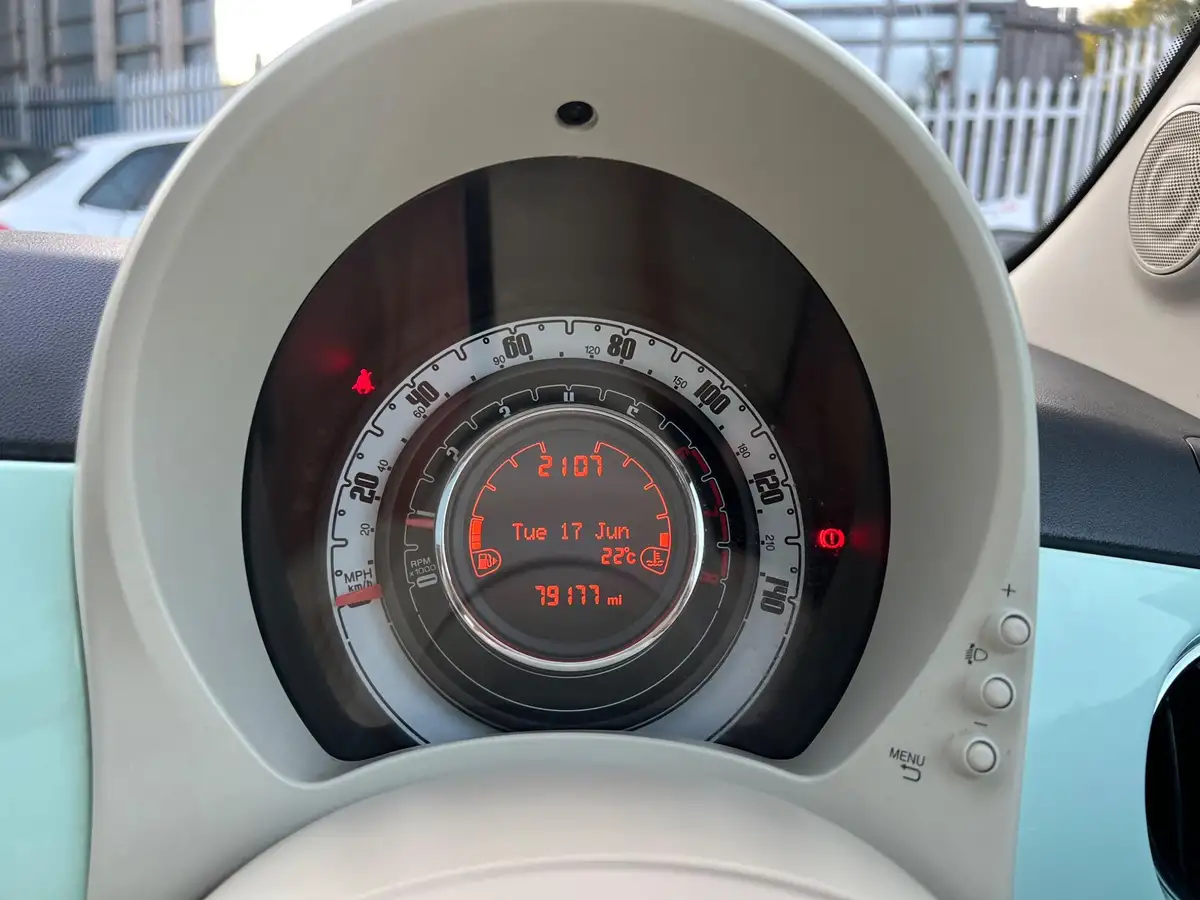 2015-fiat-500-12-lounge-ss-big-17