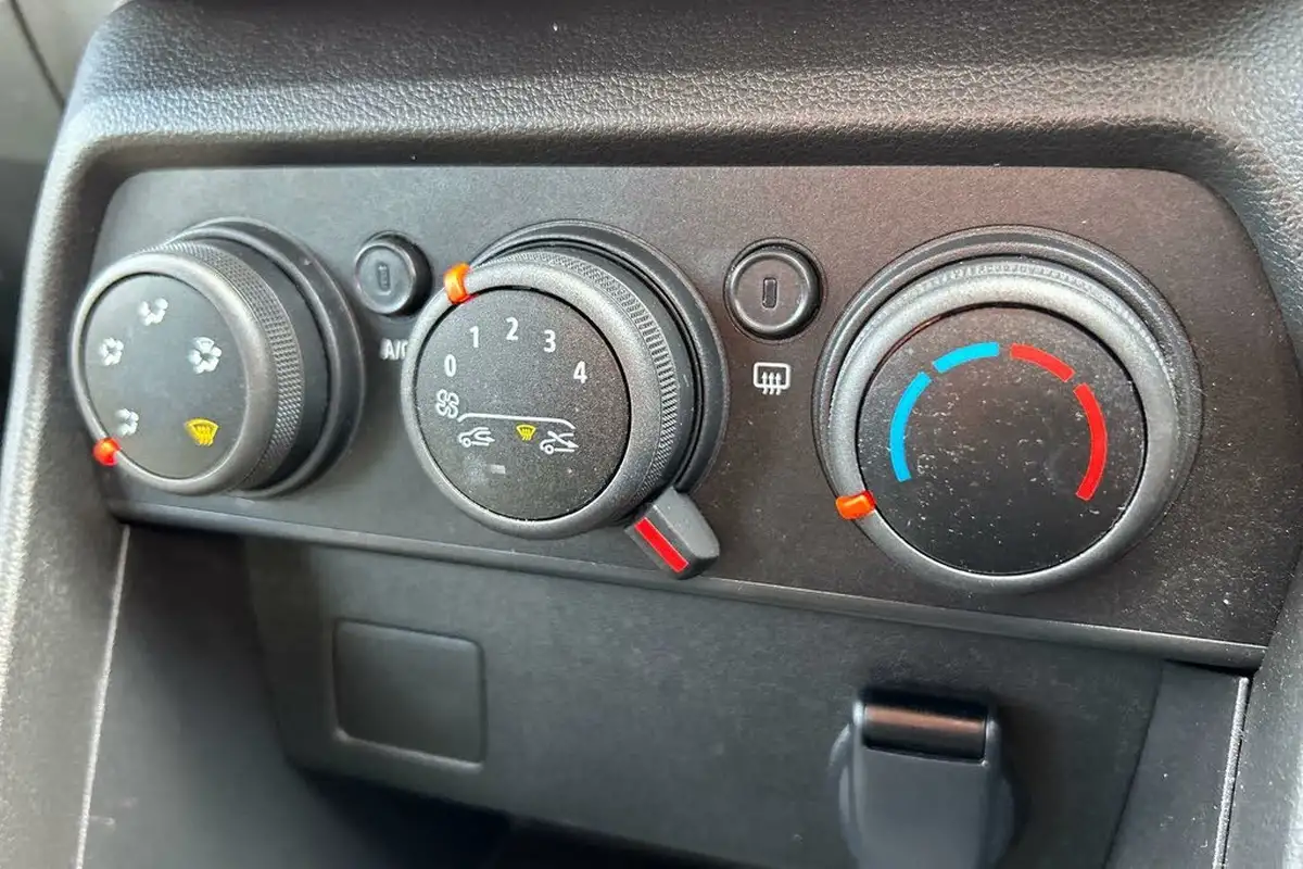 2023-dacia-sandero-10-tce-essential-90bhp-big-13
