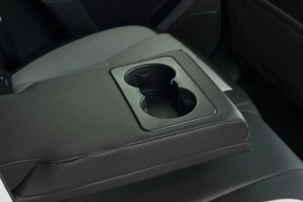 2023-land-rover-range-rover-velar-20-d200-dynamic-se-big-37