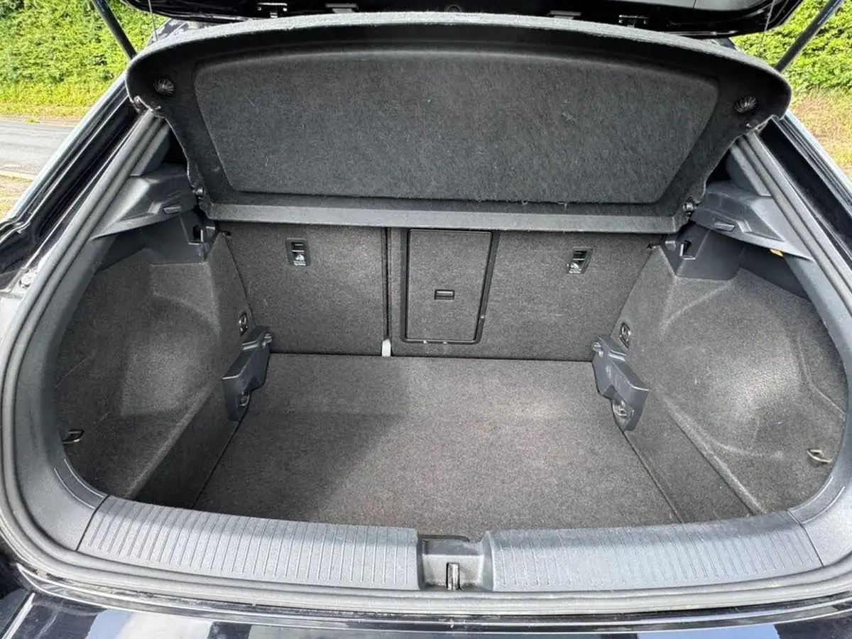 2019-volkswagen-t-roc-16tdi-r-line-big-53