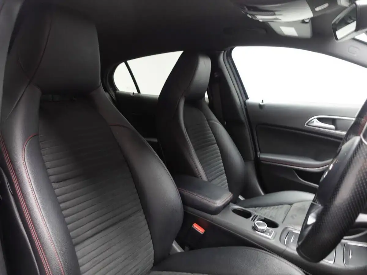 2017-mercedes-benz-gla-class-21d-gla-220d-amg-line-executivess-big-1