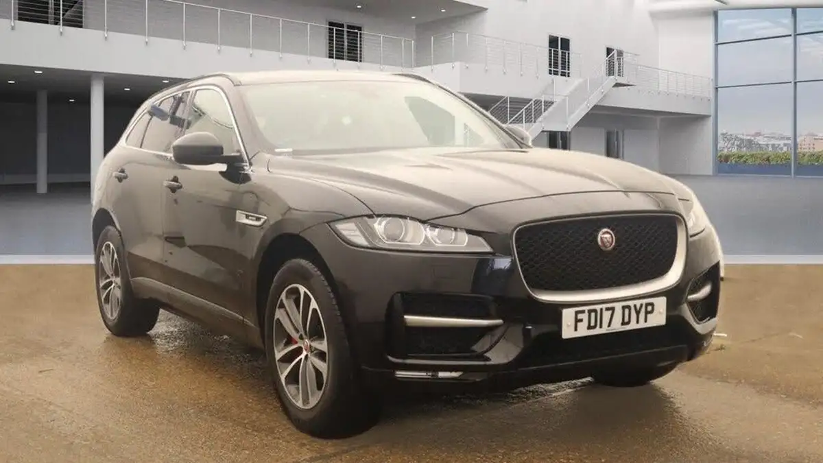 2017-jaguar-f-pace-20-i4d-r-sport-180ps-awd-auto-big-1