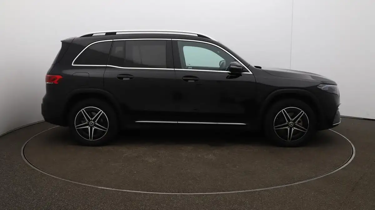 2023-mercedes-benz-eqb-e-300-amg-line-big-48