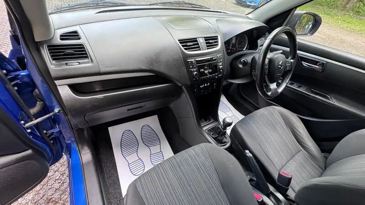 2014-suzuki-swift-12-sz4-94ps-4x4-5d-big-15