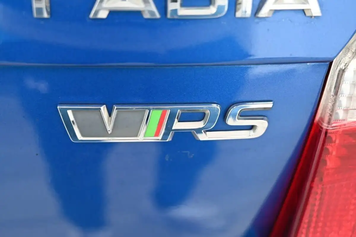 2014-skoda-fabia-14-vrs-hatchback-big-27