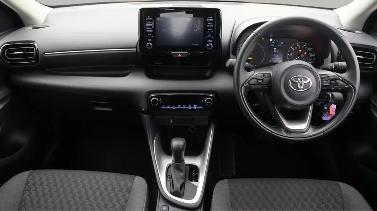 2022-toyota-yaris-15-vvt-i-icon-big-13